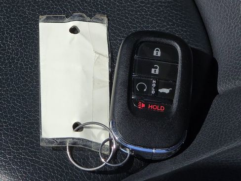 Used 2023 Honda Pilot Touring image 29