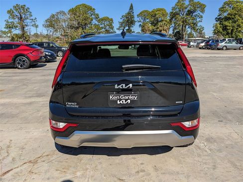 Certified 2024 Kia Niro EX Touring image 8