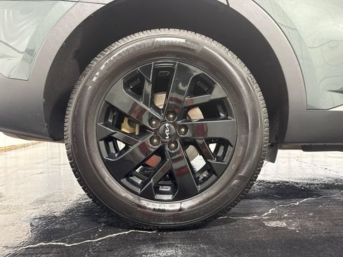 Used 2023 Kia Sorento S w/ Panoramic Sunroof Package AWD/4WD image 10