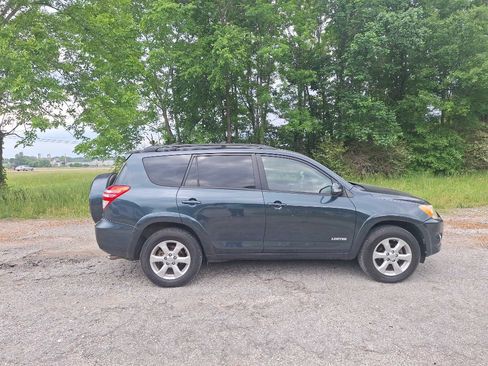 Used 2010 Toyota RAV4 Limited AWD/4WD image 6