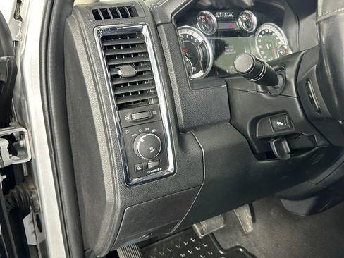 Used 2016 RAM 1500 Laramie AWD/4WD image 34