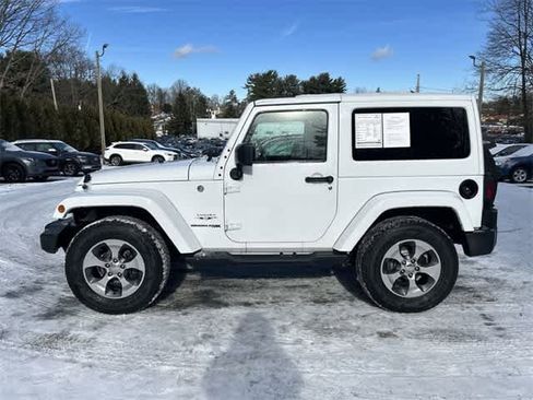 Used 2018 Jeep Wrangler Sahara w/ Connectivity Group image 2