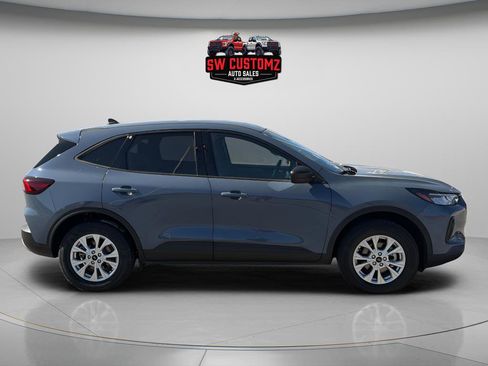 Used 2025 Ford Escape Active w/ Cold Weather Package image 8