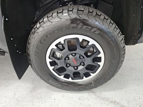 Used 2024 Toyota Tacoma TRD Off-Road w/ TRD Off Road Upgrade Package AWD/4WD image 9