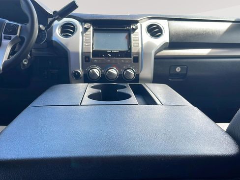 Used 2016 Toyota Tundra SR5 AWD/4WD image 15