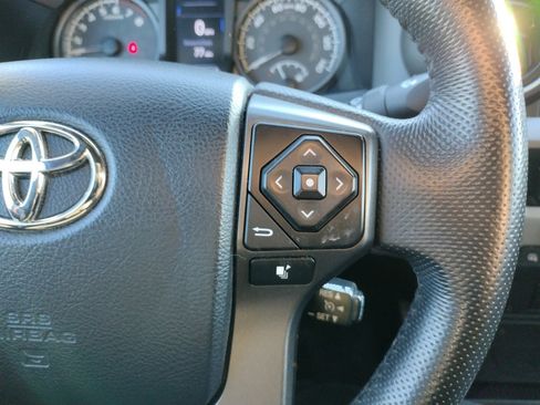 Used 2016 Toyota Tacoma SR image 21