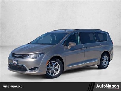 Used 2017 Chrysler Pacifica Touring-L w/ Tire & Wheel Group