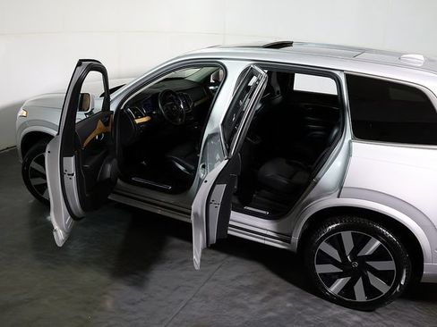 Used 2024 Volvo XC90 T8 Plus w/ Protection Package AWD/4WD image 5