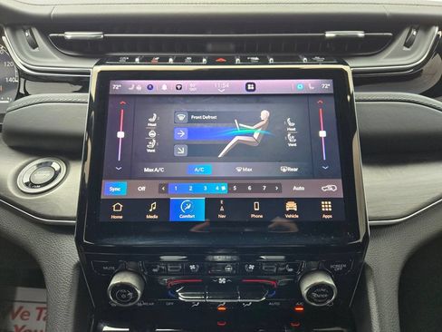 Used 2022 Jeep Grand Cherokee Overland AWD/4WD image 22