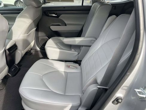 Used 2019 Toyota Highlander Plus image 21