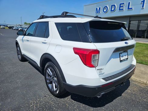 Used 2021 Ford Explorer XLT w/ Equipment Group 202A AWD/4WD image 8