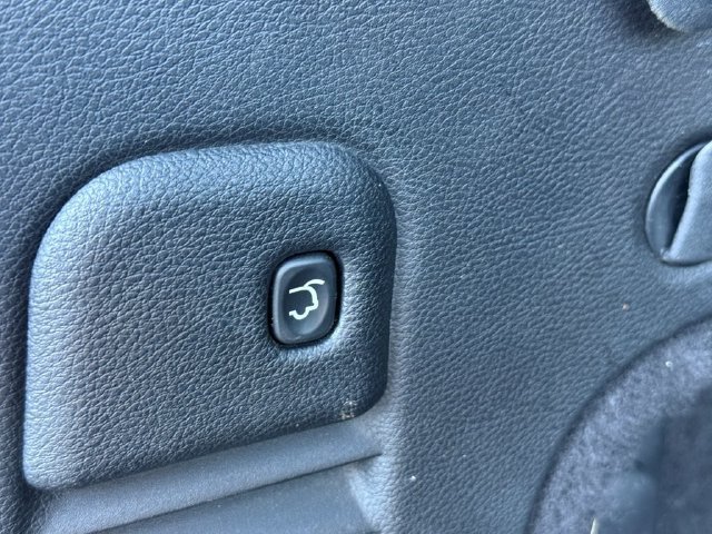 Used 2015 Jeep Grand Cherokee Altitude AWD/4WD image 19