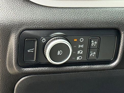 Used 2023 Ford Explorer XLT w/ Equipment Group 202A RWD image 23