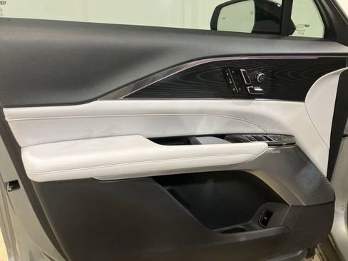 Used 2024 Cadillac Lyriq Sport image 9