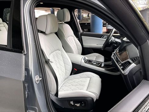 Used 2025 BMW X7 xDrive40i w/ Executive Package AWD/4WD image 8