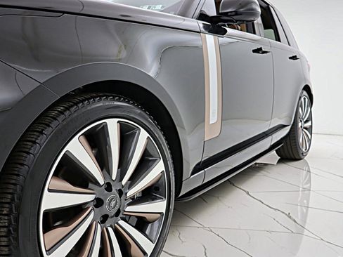 Used 2024 Land Rover Range Rover SV AWD/4WD image 20