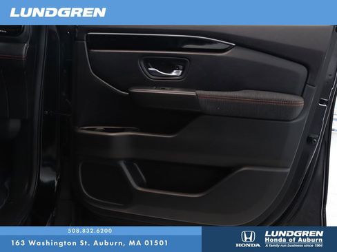 Used 2025 Honda Pilot Sport image 15