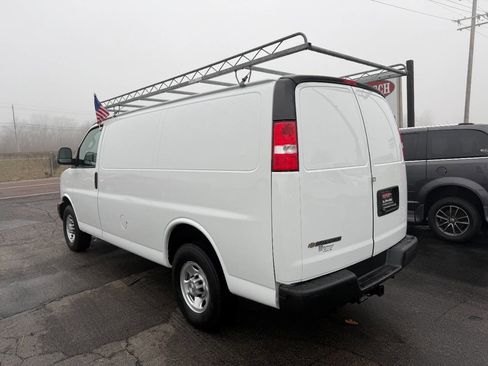 Used 2021 Chevrolet Express 3500 w/ Driver Convenience Package image 7