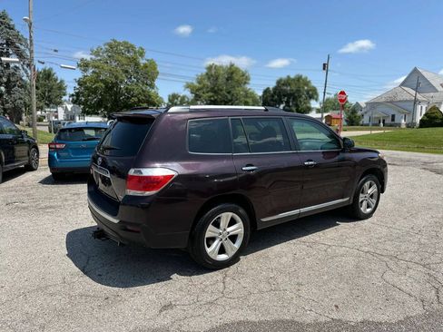 Used 2011 Toyota Highlander Limited w/ Tow Pkg AWD/4WD image 6