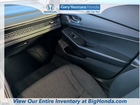 Used 2024 Honda Accord EX image 18