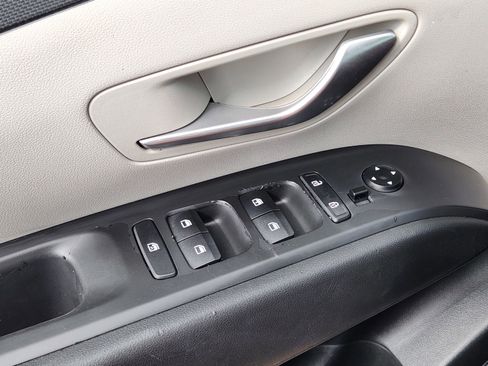 Used 2022 Hyundai Tucson SE image 27