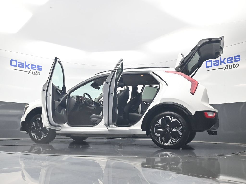 Certified 2024 Kia Niro Wind w/ Wind Preserve Package FWD image 62