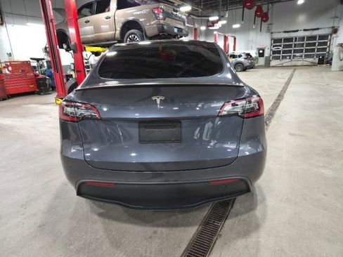 Used 2022 Tesla Model Y Performance image 7