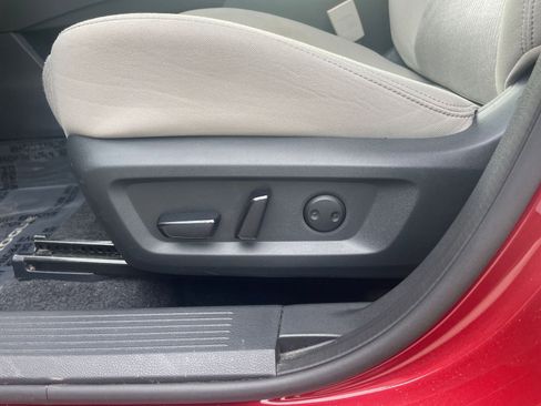 Used 2024 Nissan Rogue SV image 23