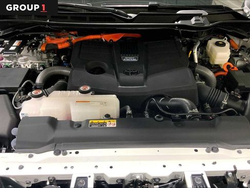 Certified 2025 Toyota Tundra Capstone AWD/4WD image 32