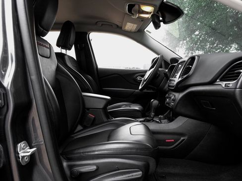 Used 2022 Jeep Cherokee Trailhawk image 47