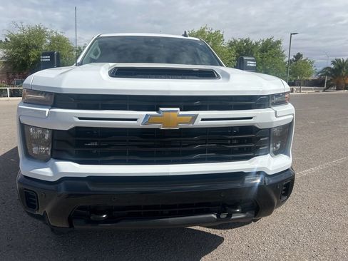 Used 2025 Chevrolet Silverado 2500 Custom w/ Custom Value Package AWD/4WD image 2