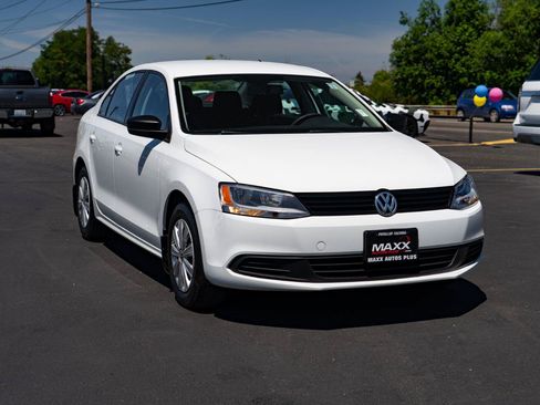 Used 2014 Volkswagen Jetta S FWD image 2