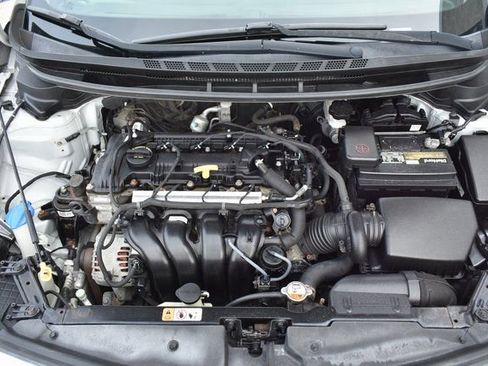 Used 2016 Kia Forte LX image 40