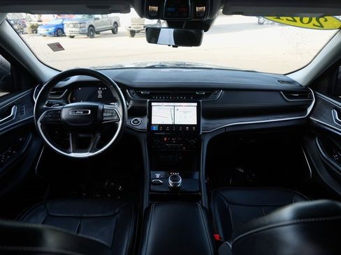 Used 2021 Jeep Grand Cherokee L Limited w/ Luxury Tech Group II image 15