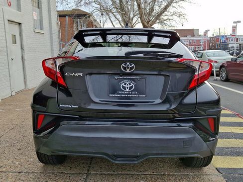 Used 2019 Toyota C-HR XLE image 5