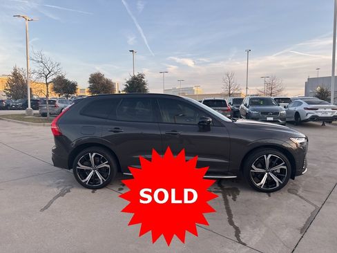 Certified 2023 Volvo XC60 B6 Ultimate w/ Protection Package Premier image 4