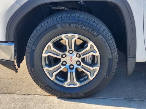 Used 2025 GMC Sierra 1500 SLT image 10