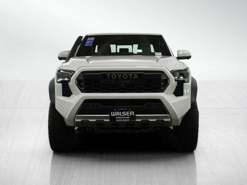 Used 2025 Toyota Tacoma Trailhunter image 8