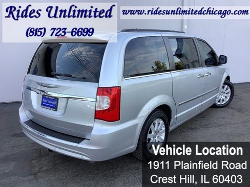 Used 2012 Chrysler Town & Country Touring-L w/ Entertainment Group #2 image 6