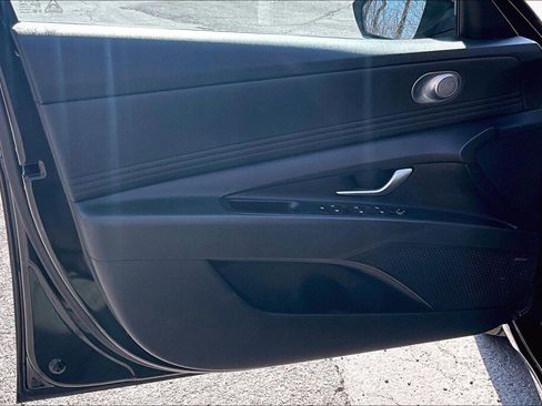 Used 2023 Hyundai Elantra Limited w/ Cargo Package image 13