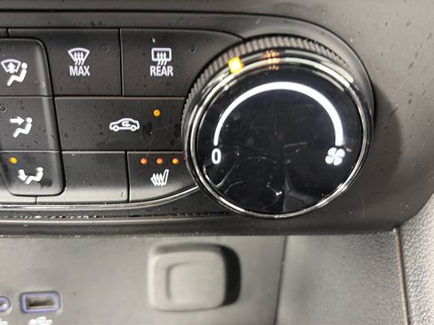 Certified 2024 Buick Encore GX Preferred w/ Comfort Package image 20