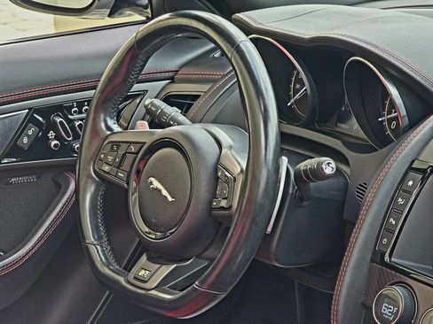 Used 2016 Jaguar F-TYPE R image 19