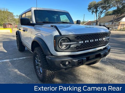 New 2025 Ford Bronco Badlands image 9