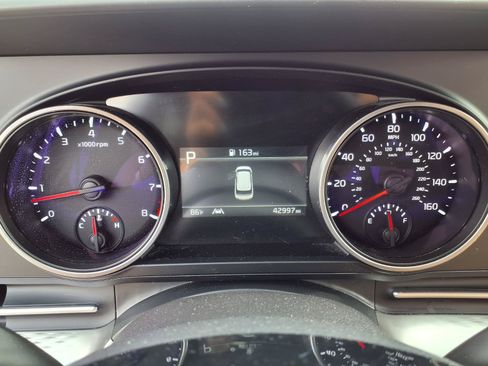 Used 2024 Kia Carnival LX FWD image 15
