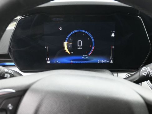 Used 2024 Chevrolet Trax LT w/ Sunroof Package image 9