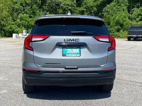 Used 2023 GMC Terrain SLT w/ Infotainment Package II FWD image 4