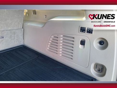 Used 2020 Cadillac Escalade ESV Premium Luxury image 43