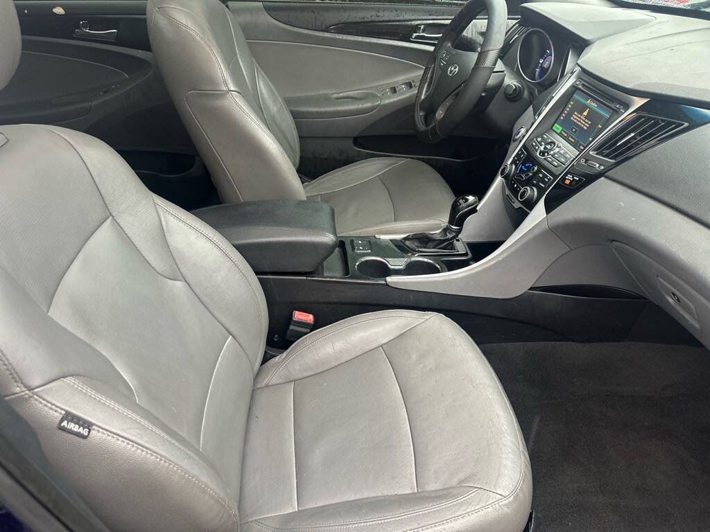 Used 2012 Hyundai Sonata Limited w/ Navigation Pkg FWD image 29