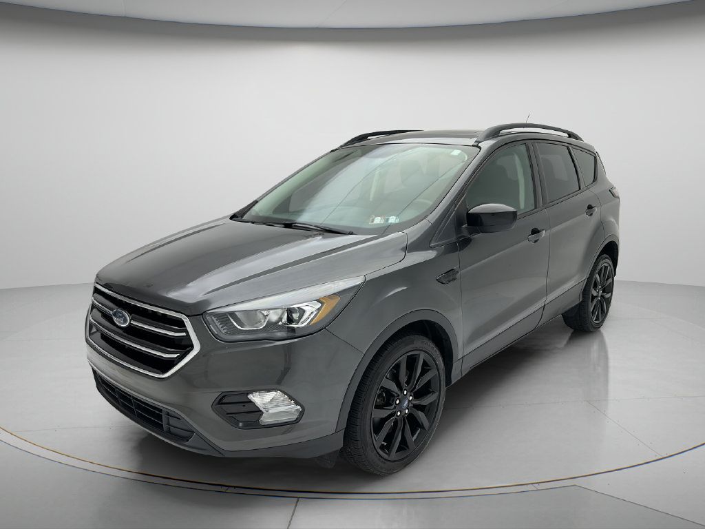 Used 2018 Ford Escape SE w/ SE Sport Appearance Package AWD/4WD image 3