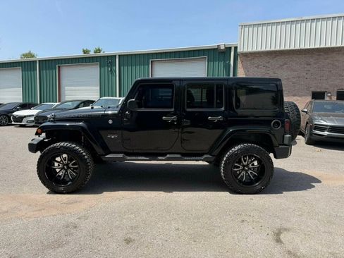 Used 2017 Jeep Wrangler Unlimited Sahara w/ Max Tow Package AWD/4WD image 7